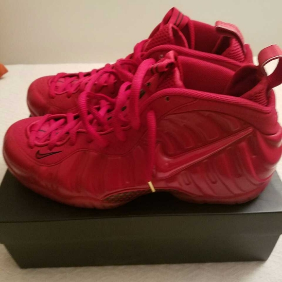 SNEAKERS - Picture 1 of 6